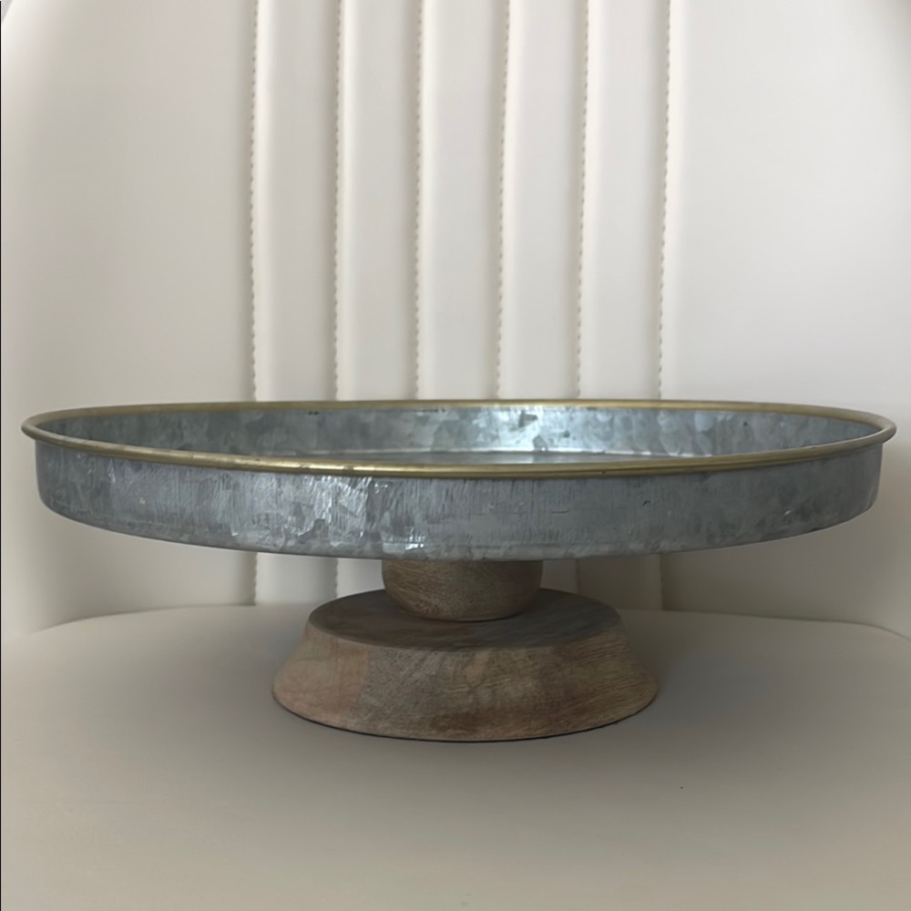 Metallic Cake Stand with Wooden Base